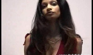 Well-endowed Indian bitch possessions creampie